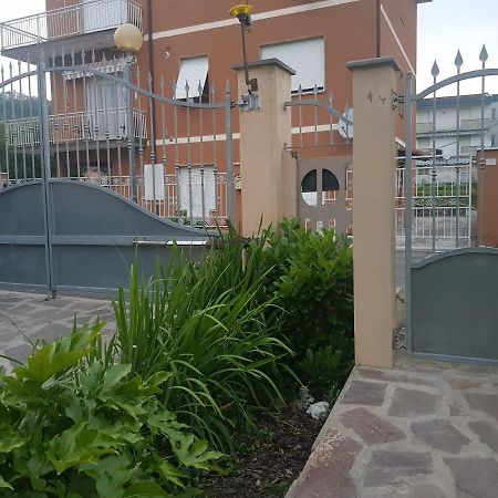 Piano di Follo B&B La Damigiana Fioi المظهر الخارجي الصورة