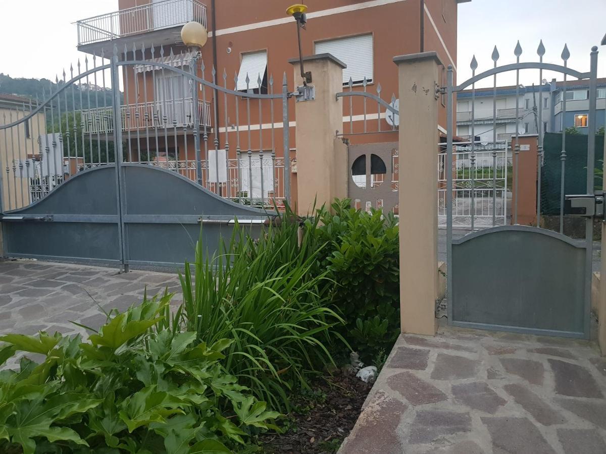 Piano di Follo B&B La Damigiana Fioi المظهر الخارجي الصورة