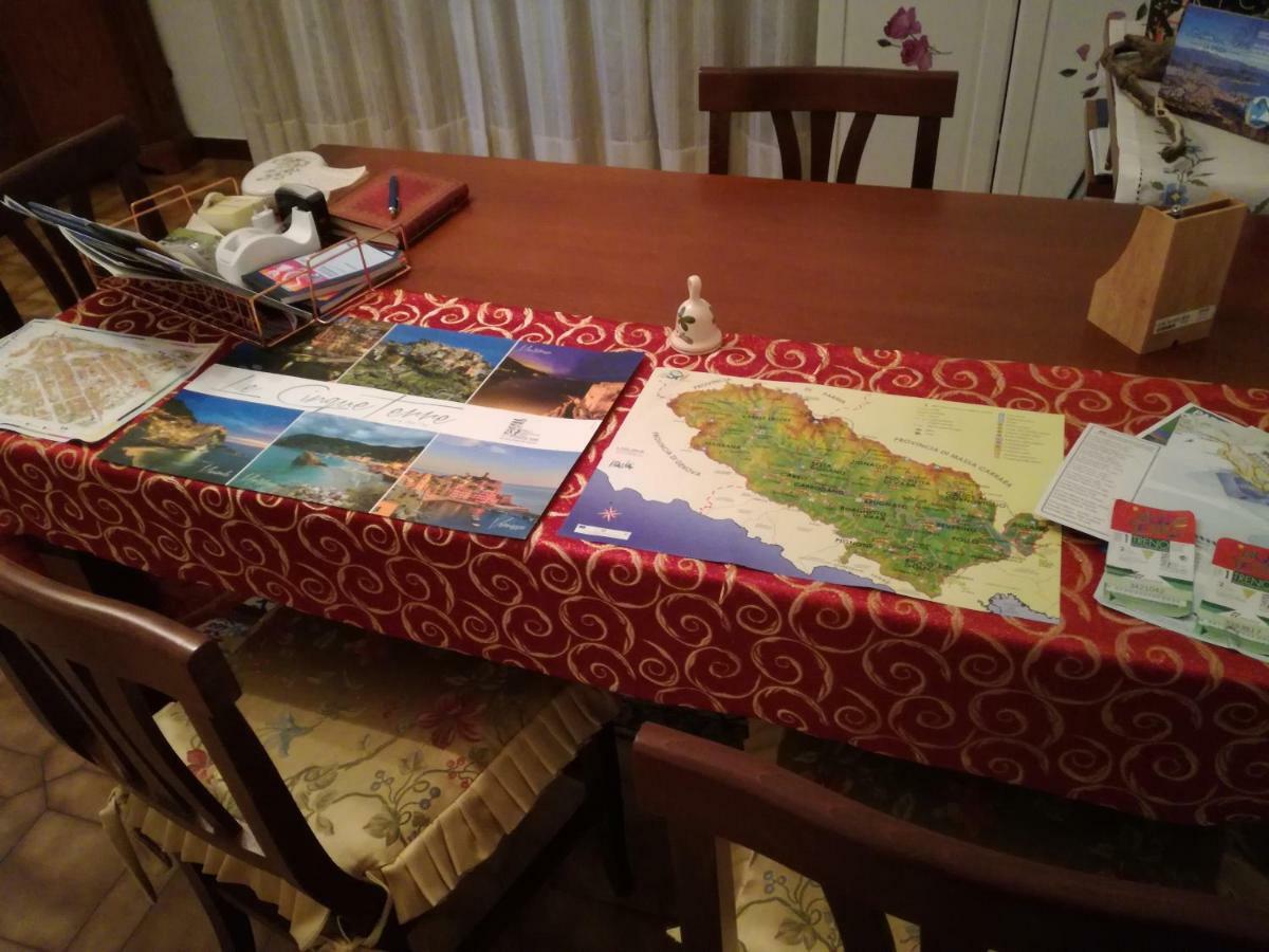 Piano di Follo B&B La Damigiana Fioi المظهر الخارجي الصورة